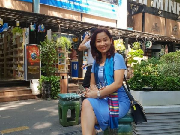 Quà Tặng khăn lụa Hà Đông Cho Sếp nữ