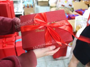 Lọ hoa Bát Tràng dáng trứng độc đáo