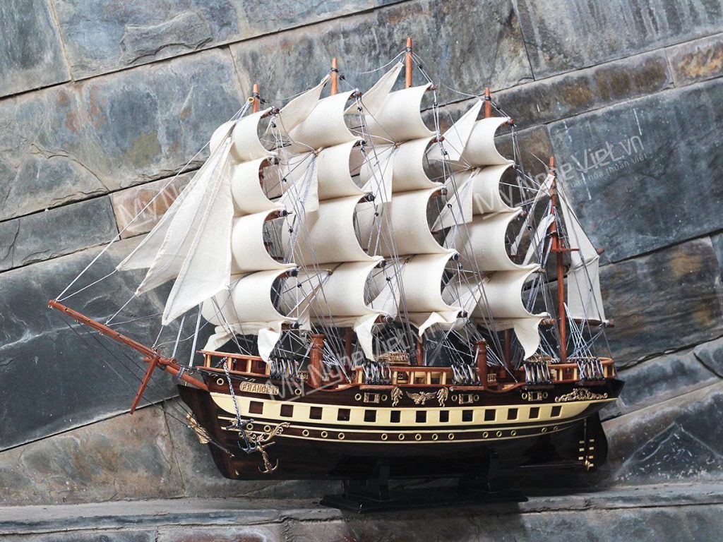 Mô hình thuyền France II gỗ đen thân 60cm