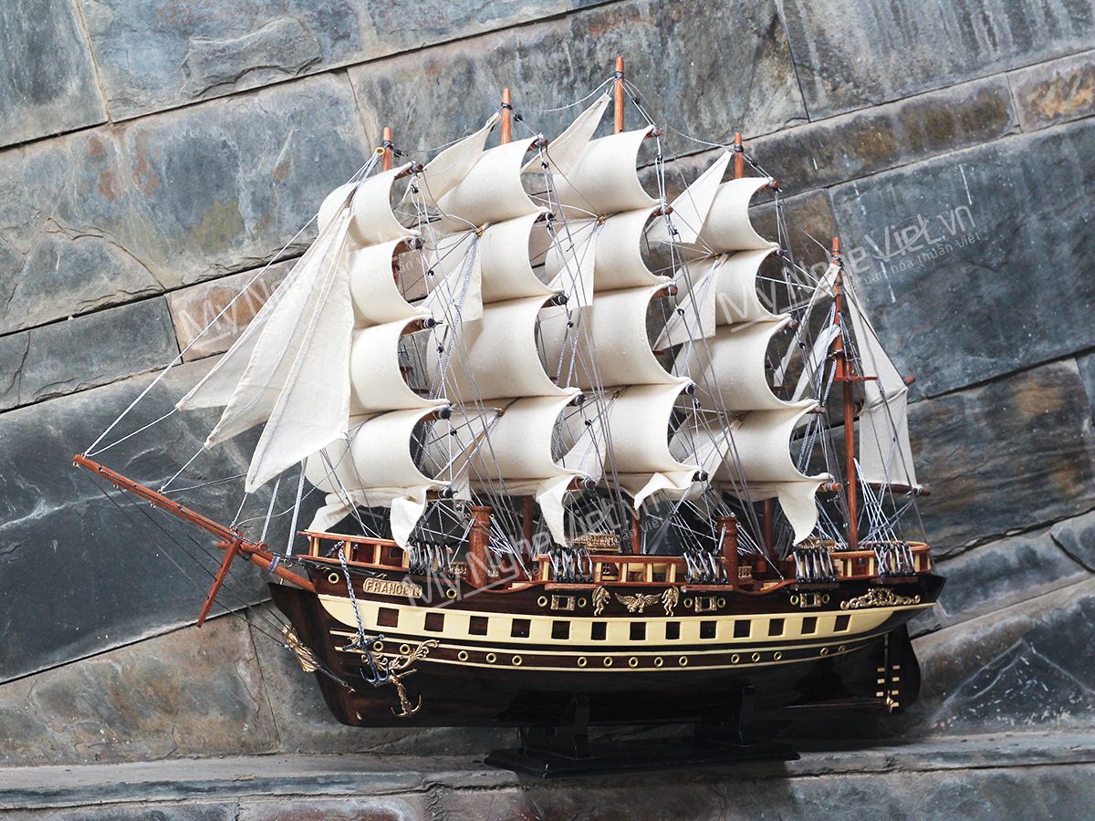 Mô hình thuyền France II gỗ đen thân 60cm