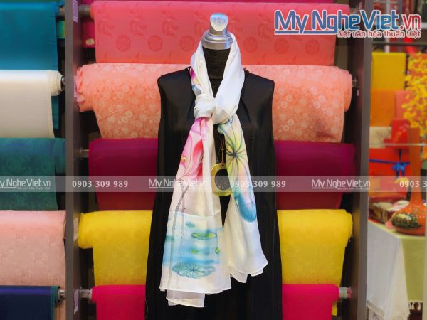 Khăn lụa choàng cổ vẽ tay họa tiết sen 90x180 MNV-KLPT24/3