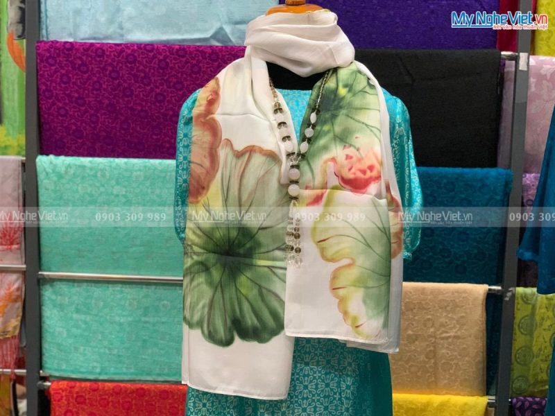 Khăn Lụa Choàng Cổ Vẽ Tay Hoa Sen MNV-KLLS09-29