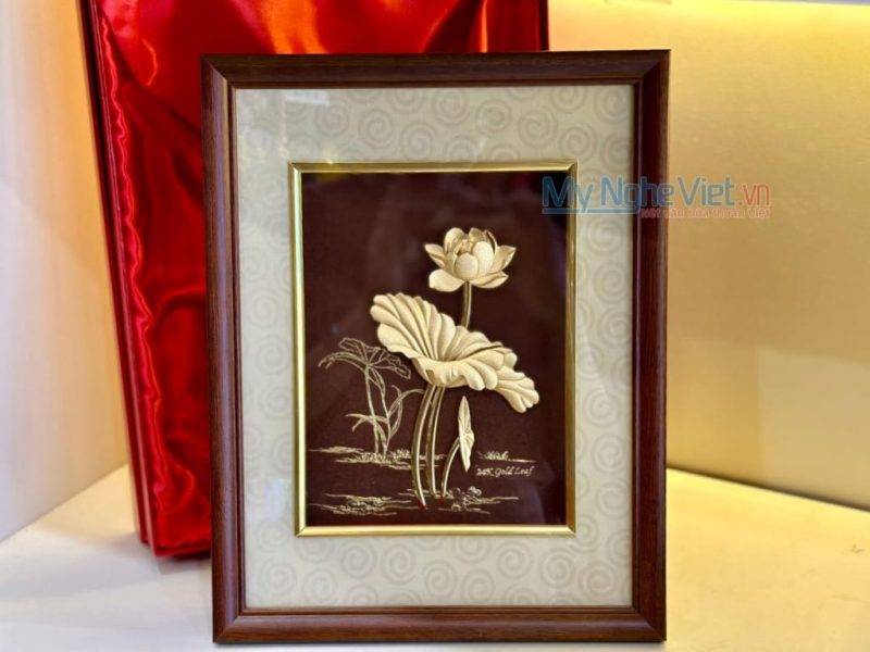 Tranh Đồng Hoa Sen Dát Vàng 24K