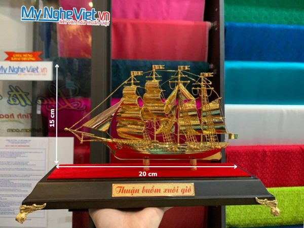 Mô Hình Thuyền Dát Vàng 24K
