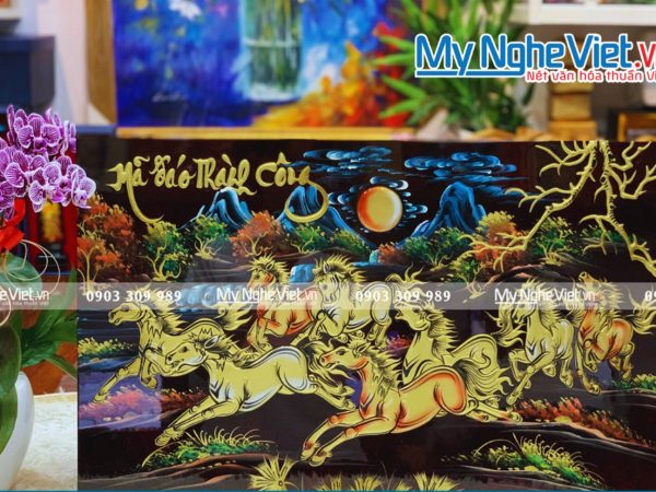 Tranh sơn mài Mã đáo thành công đắp nổi