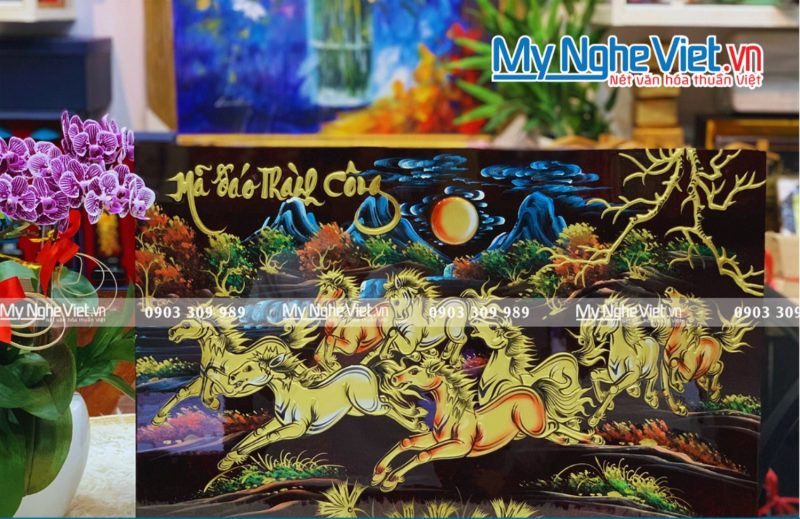 Tranh sơn mài Mã đáo thành công đắp nổi
