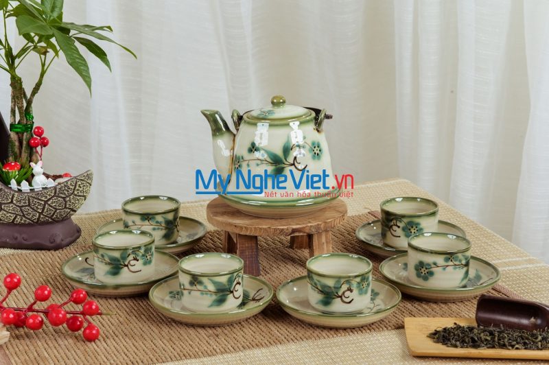 Bộ bình trà dáng chuông vẽ đào xanh 450ml