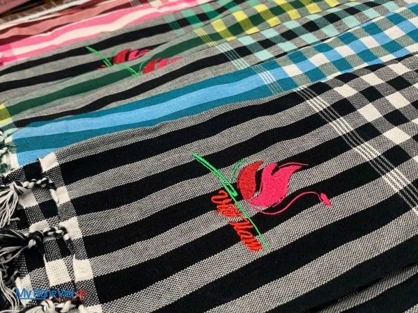 Khăn rằn Nam Bộ đủ màu