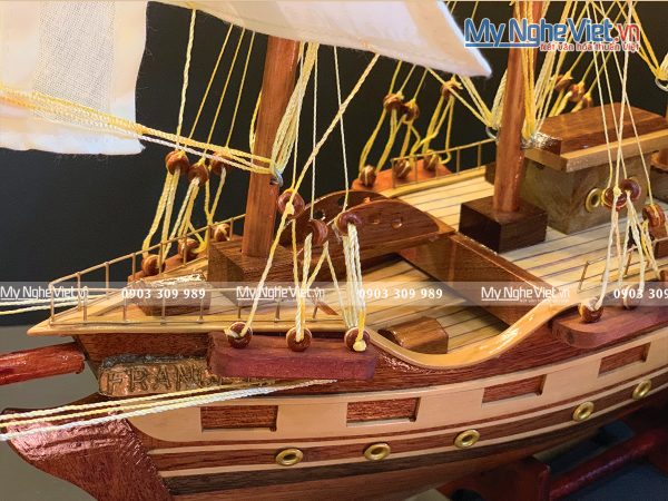 Mô hình thuyền France II