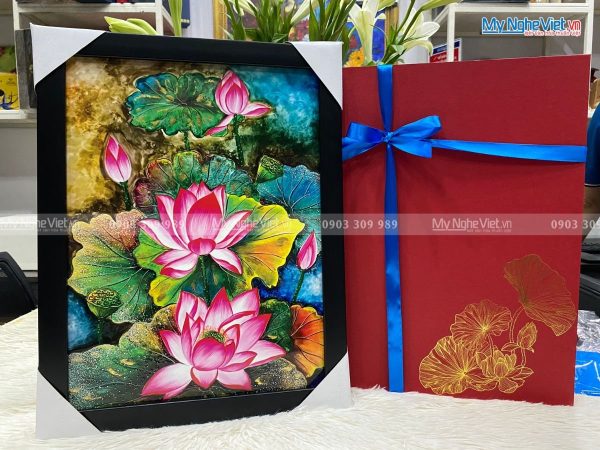 Tranh Sơn Mài Hoa Sen Cẩn Trứng