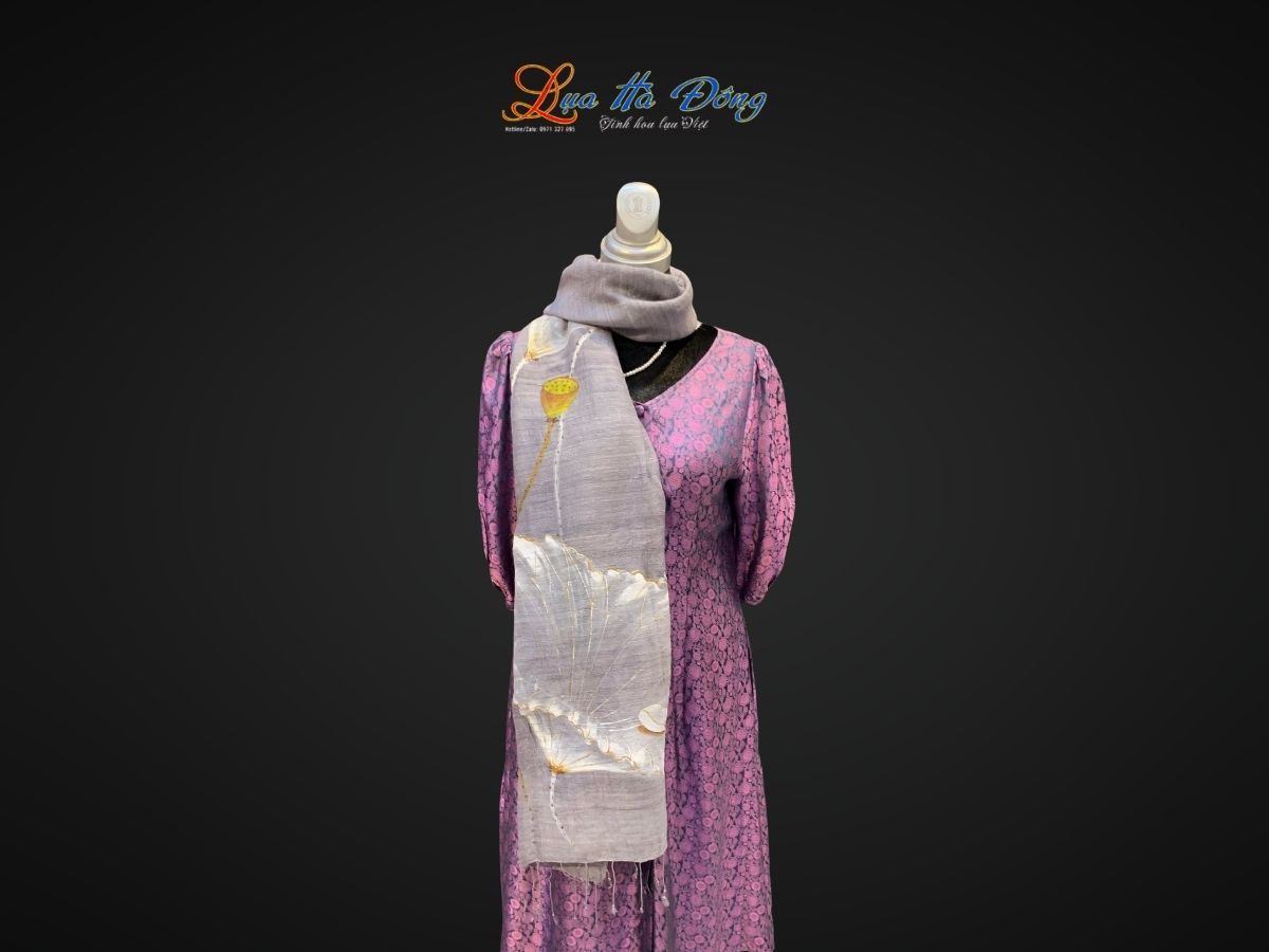 Khăn lụa Đũi xám vẽ sen 100% silk 80x180 tua rua KLTA80180/9 - Ảnh 3