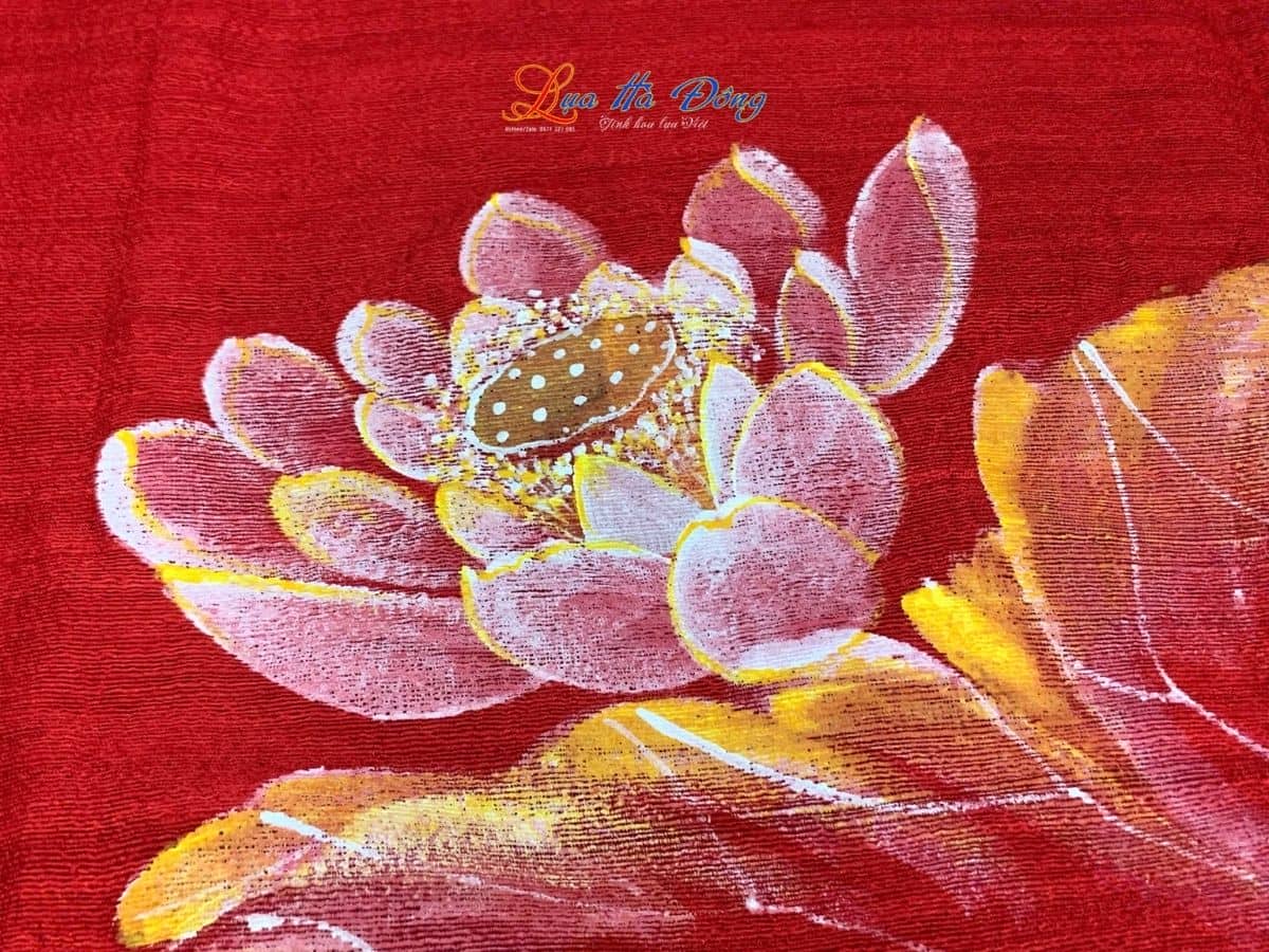 Khăn lụa Đũi đỏ tươi vẽ sen 100% silk 80x180 tua rua KLTA80180/7 - Ảnh 5