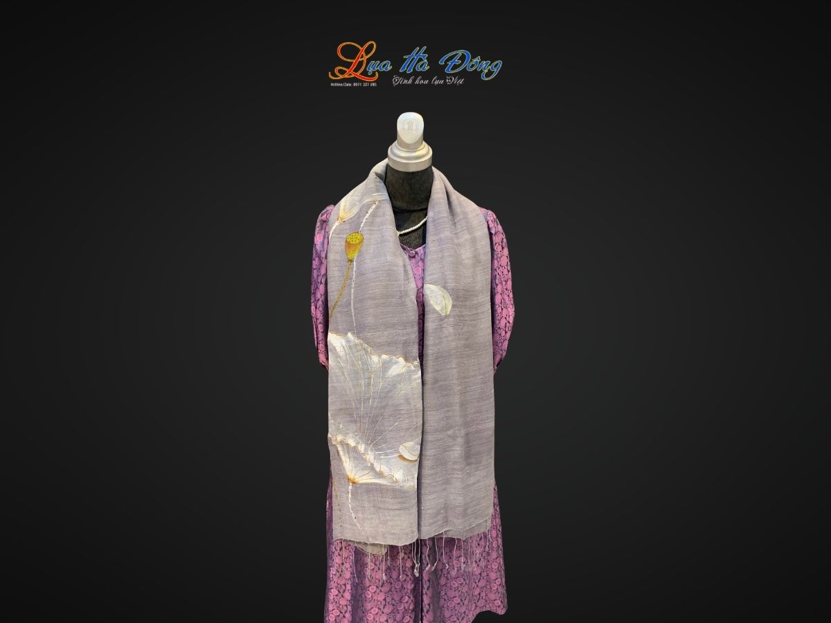 Khăn lụa Đũi xám vẽ sen 100% silk 80x180 tua rua KLTA80180/9 - Ảnh 2