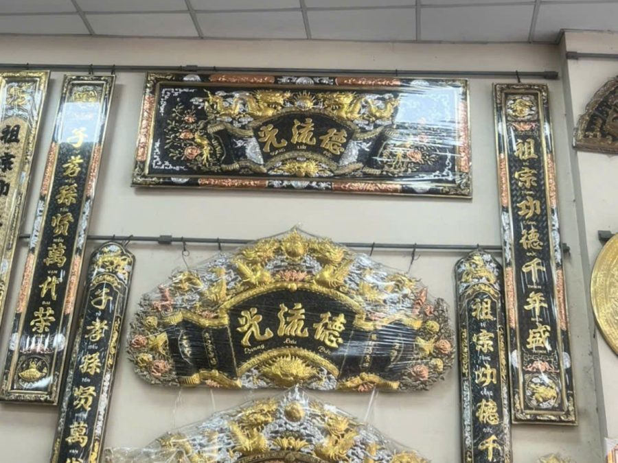 Bộ Hoành phi câu đối "Đức Lưu Quang - Tổ Tông Công Đức Thiên Niên Thịnh - Tử Hiếu Tôn Hiền Vạn Đại Vinh"