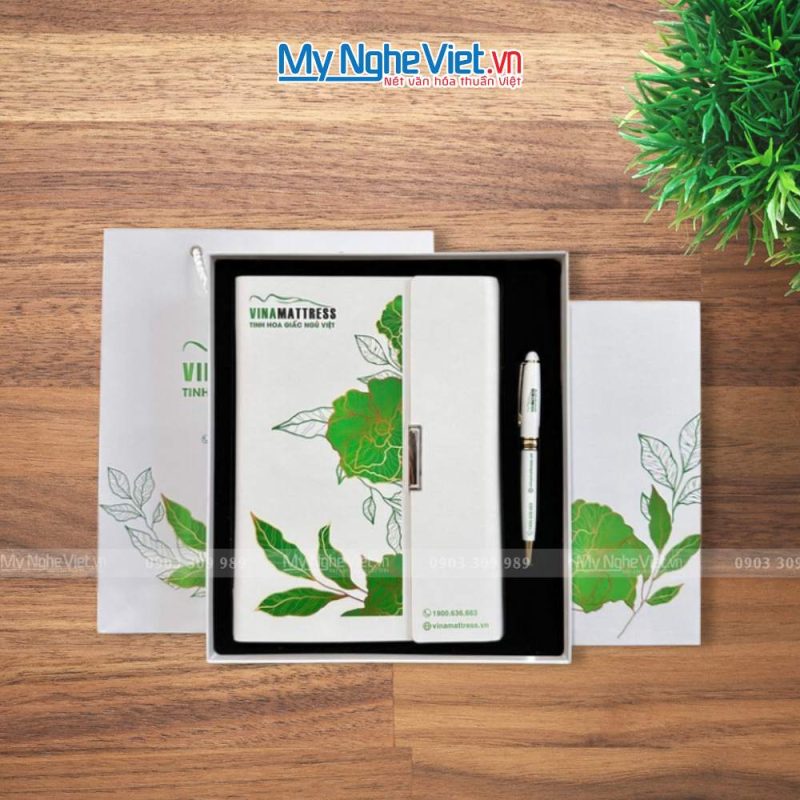 Combo Sổ Bút In Logo Có Định Hình
