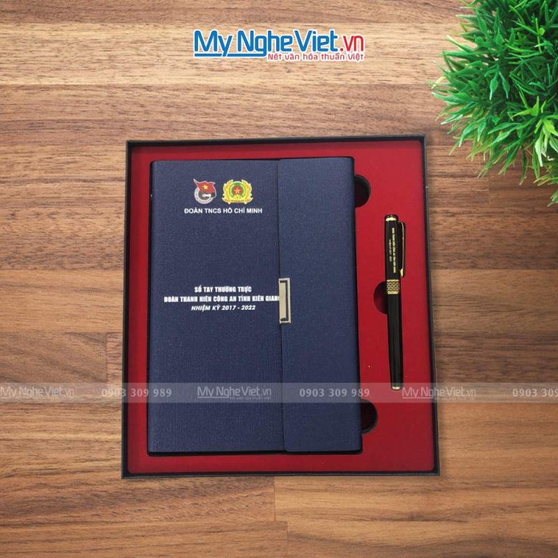 Quà Tặng Sổ Bút In Logo Theo Yêu Cầu