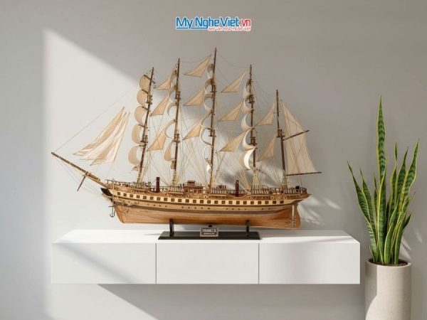 Mô hình thuyền buồm phong thủy France II gỗ tự nhiên