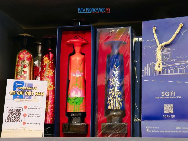 Tượng Sơn Mài Cô Gái Miss Khắc Logo