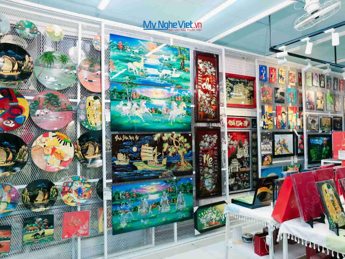 Showroom tranh sơn mài tại Mỹ Nghệ Việt
