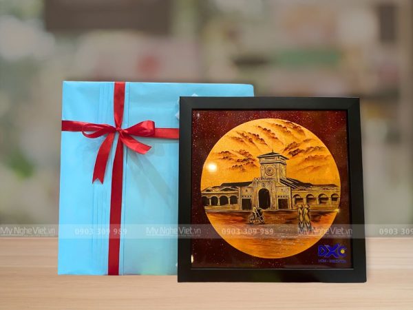 Tranh Sơn Mài Chợ Bến Thành In Logo