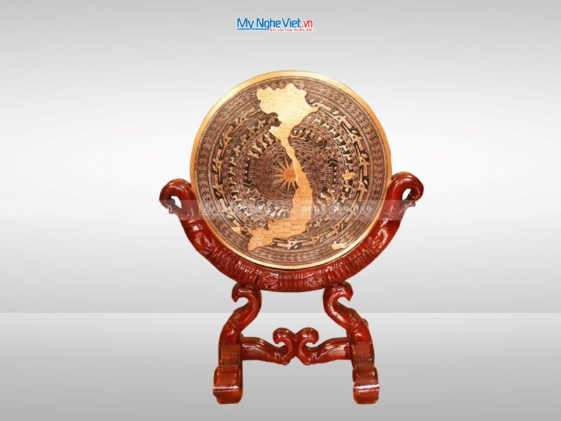 Mặt Trống Đồng Hoa Văn Nổi Có Đế Gỗ 60cm MNV-DD60/60 - Ảnh 2
