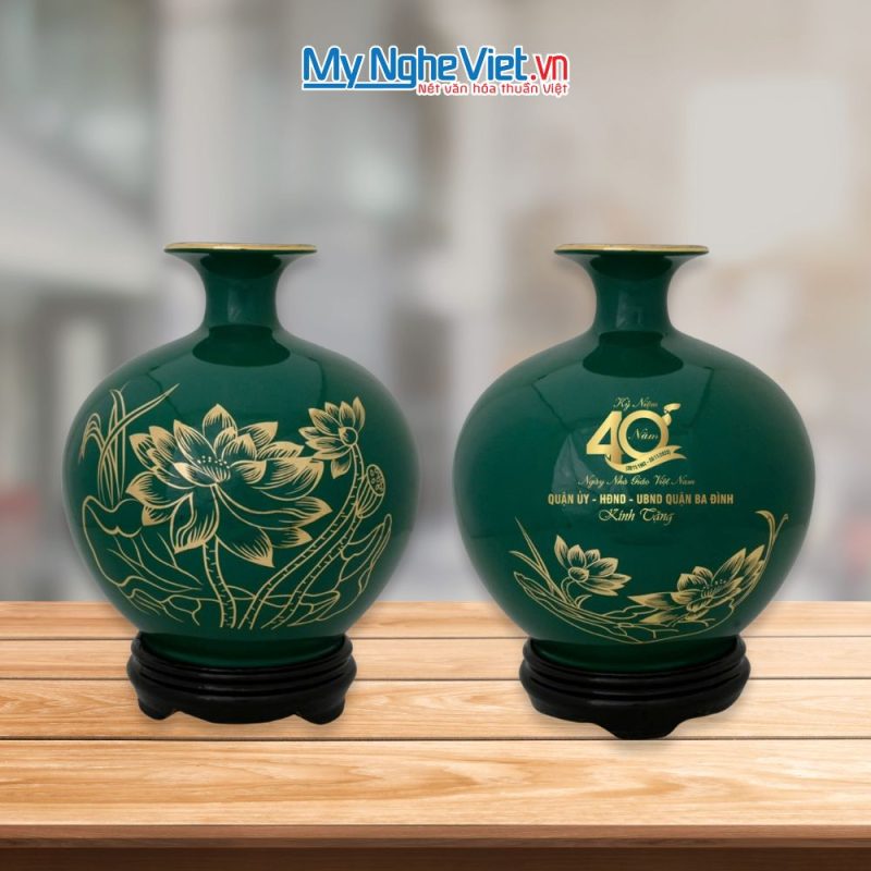Lọ Thu Tài Hoa Sen In Logo Kỉ Niệm