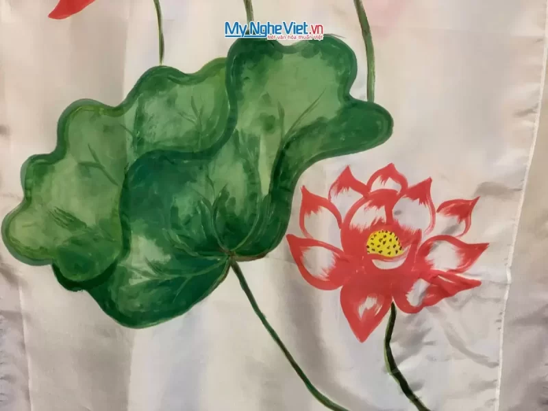 Khăn lụa vẽ tay hoa sen + Áo dài Lụa Hà Đông và Hộp sơn mài - Ảnh 2