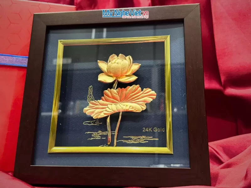 Tranh Sen Dát Vàng 24K – Quà Tặng Ý Nghĩa Và Sang Trọng - Ảnh 3
