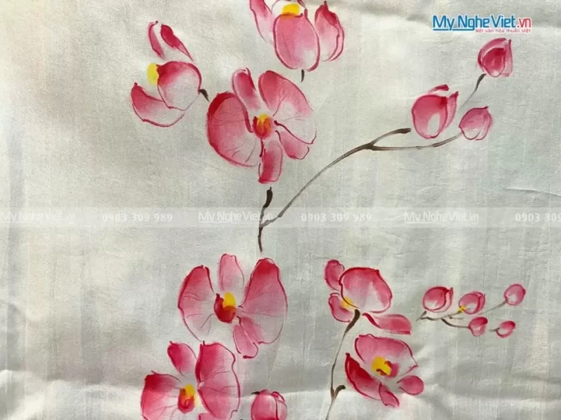 Khăn lụa tơ tằm vẽ tay + Váy lụa Hà Đông và Hộp sơn mài cao cấp - Ảnh 2