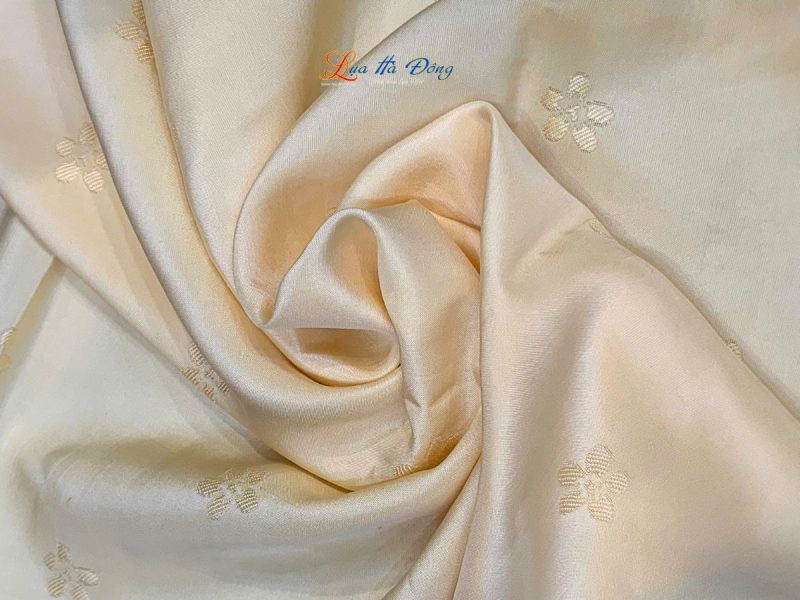 Khăn lụa vân cổ hoa 5 cánh màu vàng nhạt