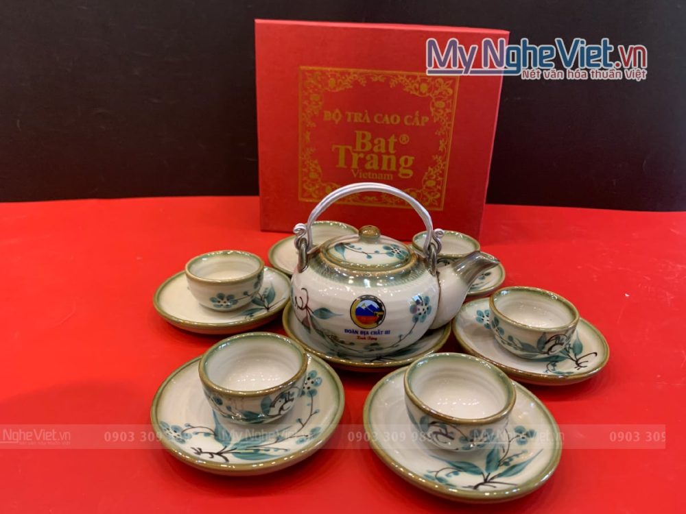 Bộ ấm chén - Bộ bình trà kiểu nhật vẽ lá tre in logo Liên đoàn Bản đồ Địa Chất Miền Nam TS519BDĐC