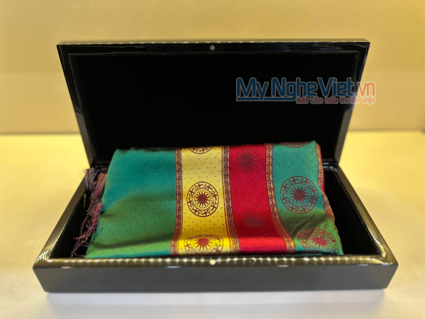 Set quà tặng Khăn lụa Hà Đông và Hộp sơn mài cao cấp