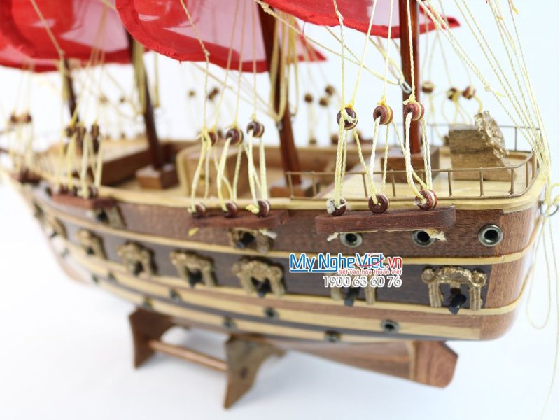 Mô hình thuyền chiến cổ Jylland (thân 40cm) buồm đỏ MNV-TB27-3 - Ảnh 3