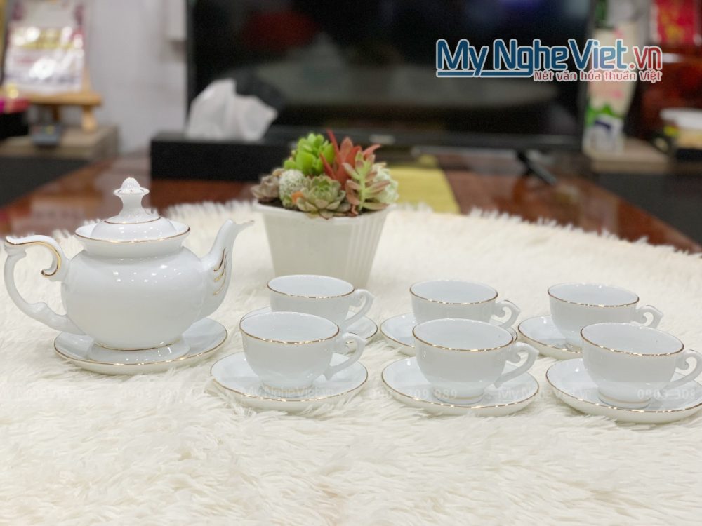 Bộ bình trà, ấm chén Phú Quý viền chỉ vàng kim