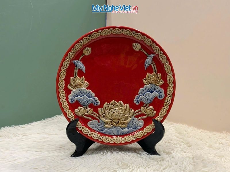 Tranh đĩa gốm sứ Hoa Sen Màu Đỏ