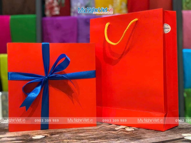 Tranh Sen Dát Vàng 24K – Quà Tặng Ý Nghĩa Và Sang Trọng - Ảnh 3