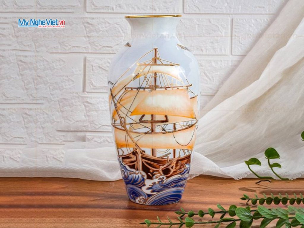 Lọ hoa gốm Thuận Buồm Xuôi Gió