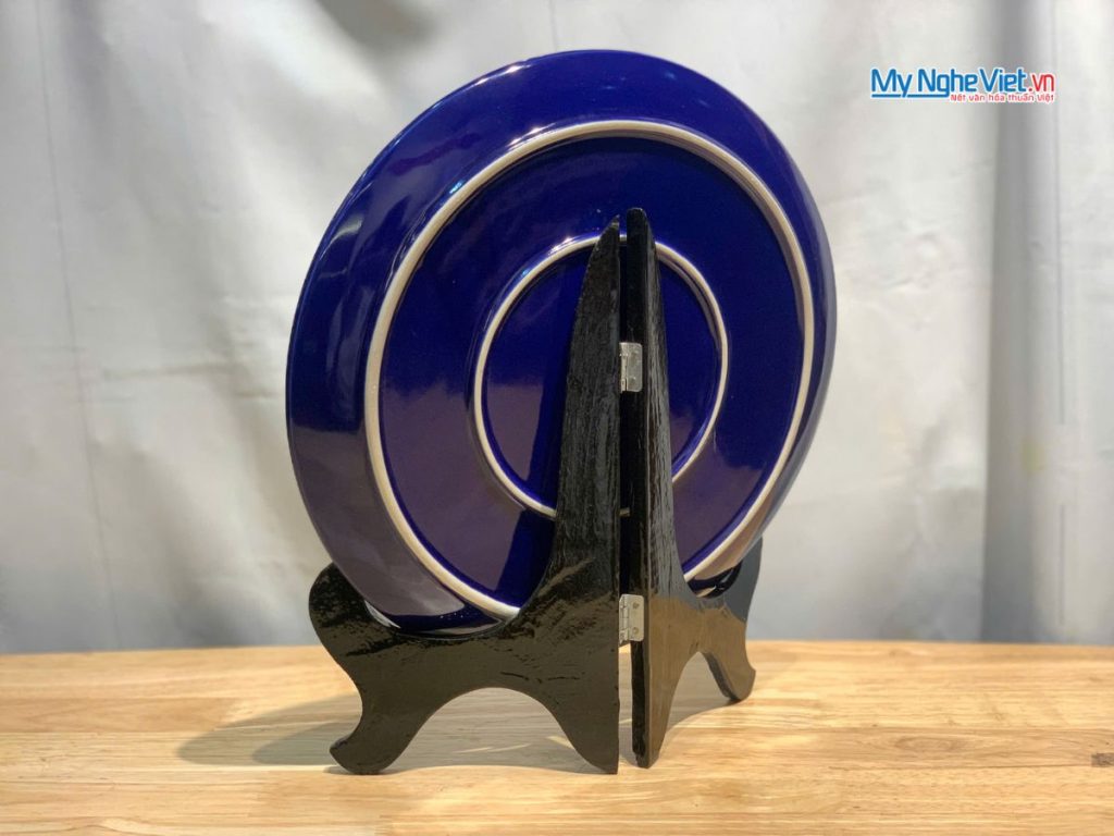 Tranh Đĩa Gốm Bát Tràng Thuận Buồm Xanh Coban Đắp Nổi