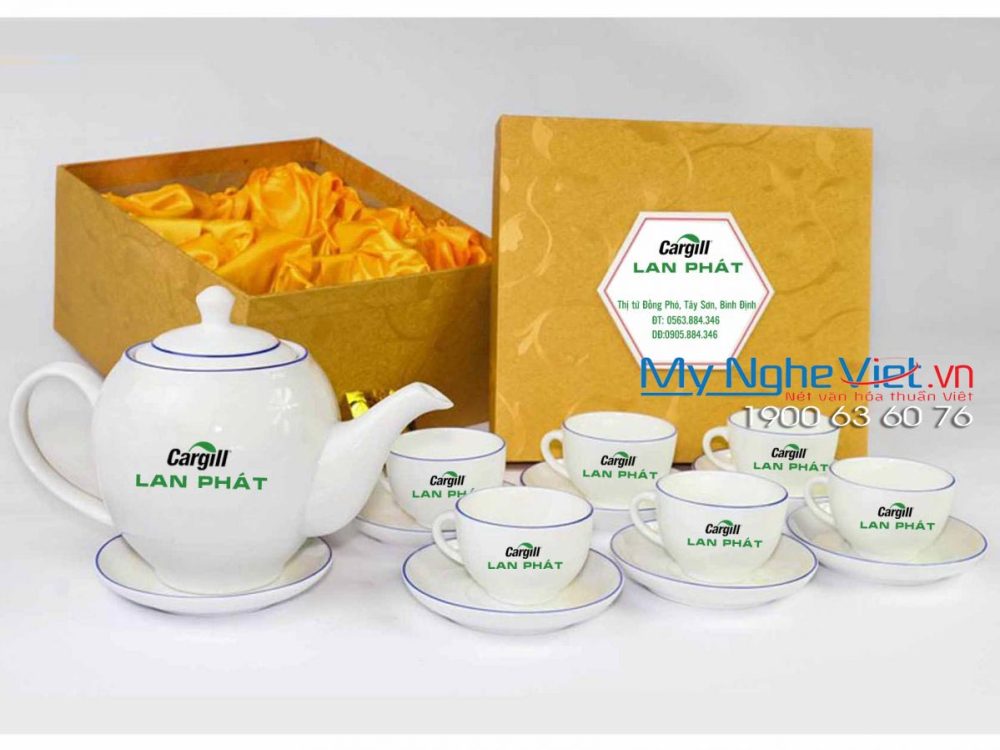 Bộ ấm trà (ấm chén) men trắng viền chỉ xanh dương MNV-BT236- Cargill Lan Phát (HÀNG ĐẶT)