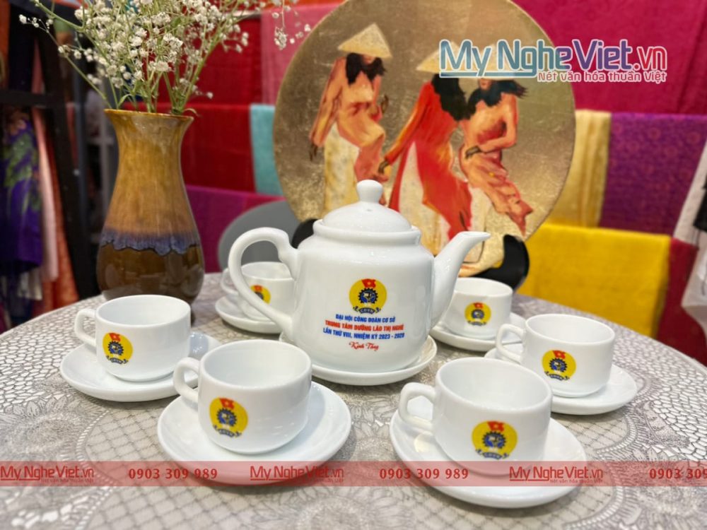 Bộ bình trà Bát Tràng (ấm chén) dáng tiệp in logo