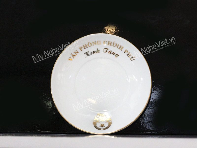 Bộ bình trà men trắng viền chỉ vàng dáng Cát Tường In Logo - Ảnh 3