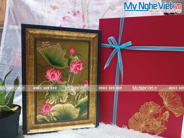 Tranh hoa Sen vàng – Tranh sơn mài Cao Cấp 28x38cm