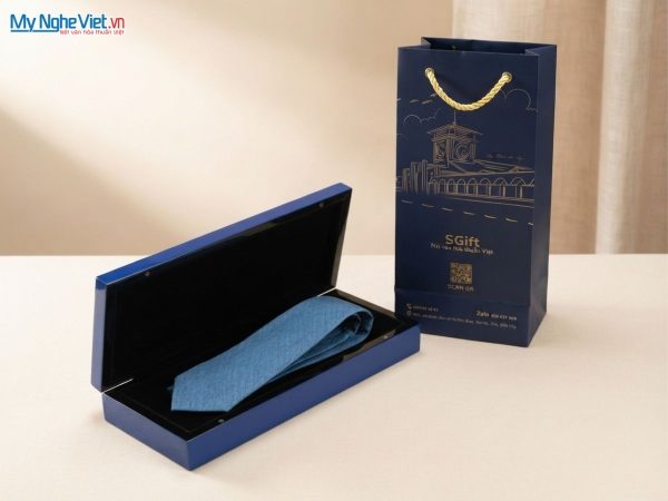 Set quà tặng hộp sơn mài và cà vạt lụa - Quà tặng ngoại giao