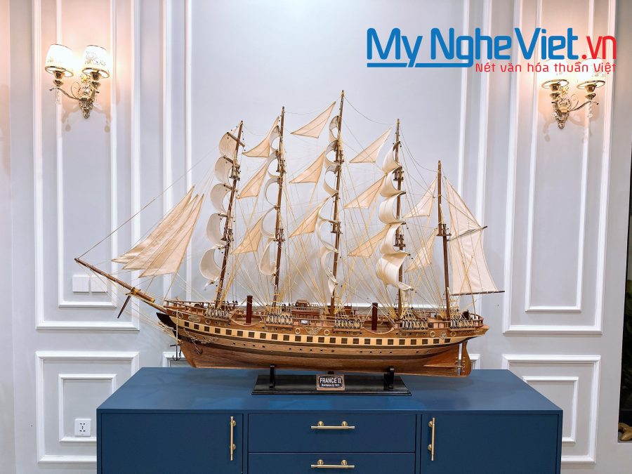 Mô hình thuyền buồm phong thủy France II gỗ tự nhiên