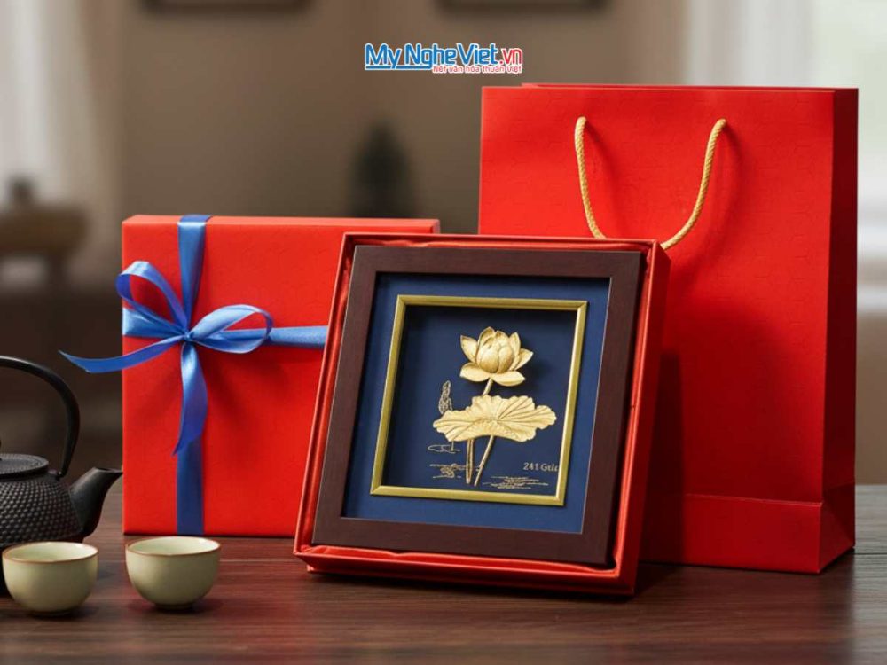 Tranh Đồng Hoa Sen Mạ Vàng 24K Nền Xanh MNVHD04.2 – Quà Tặng Ý Nghĩa Và Sang Trọng