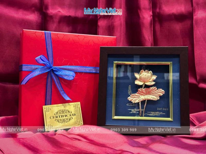 Tranh Sen Dát Vàng 24K – Quà Tặng Ý Nghĩa Và Sang Trọng - Ảnh 2