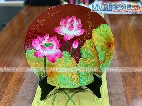 Tranh đĩa sơn mài hoa sen đắp nổi D30 MNV-SMA430/D30cm (nền đỏ)