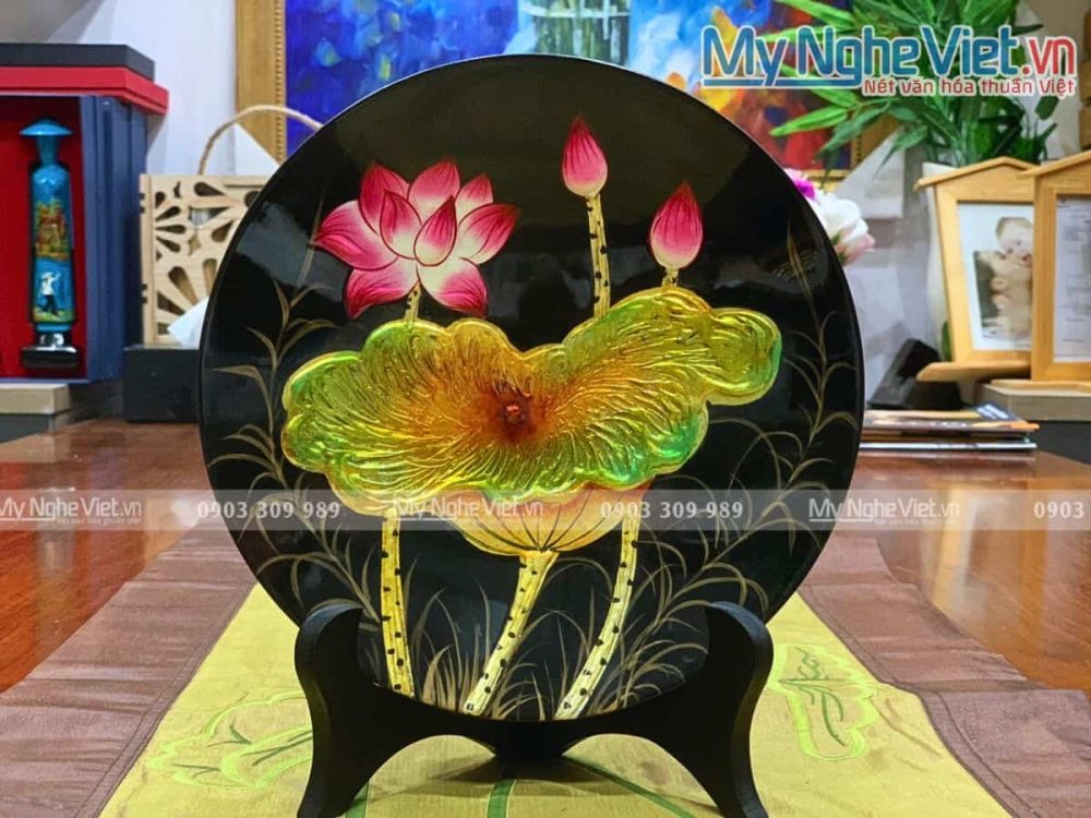 Tranh đĩa sơn mài hoa sen D20 (nền đen)