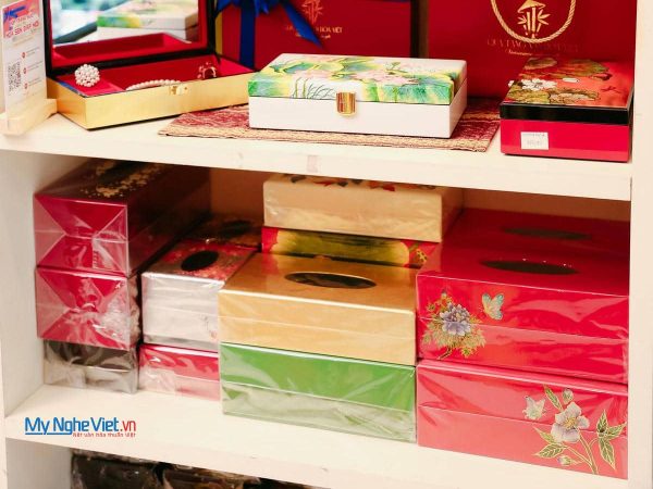 Hộp khăn giấy sơn mài in logo theo yêu cầu