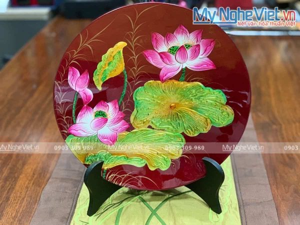 Tranh đĩa sơn mài hoa sen đắp nổi D30 MNV-SMA430/D30cm (nền đỏ)